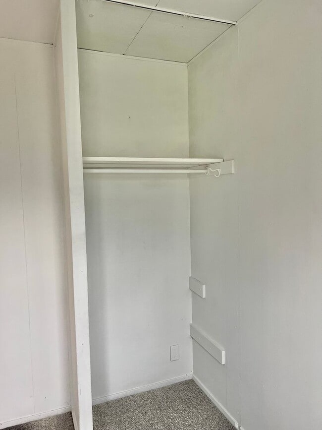 Building Photo - New Listing! 3 bedroom House!