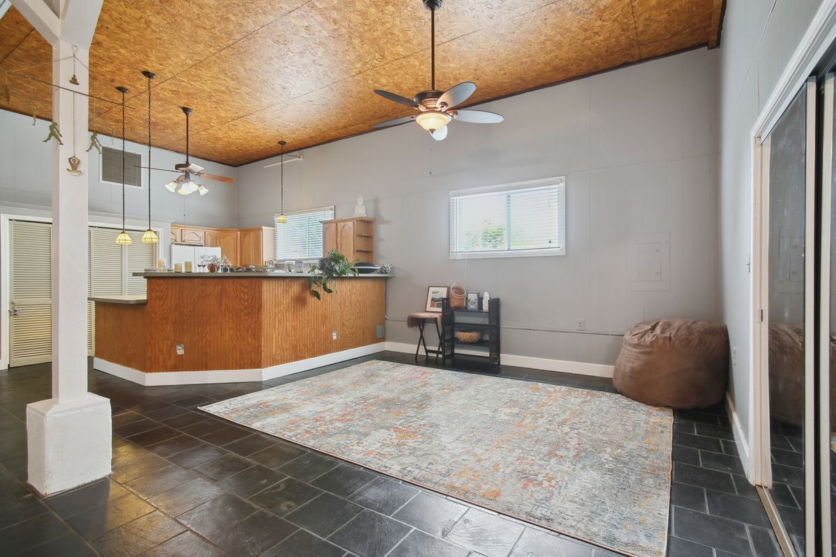 Building Photo - 116 Elmira Ave