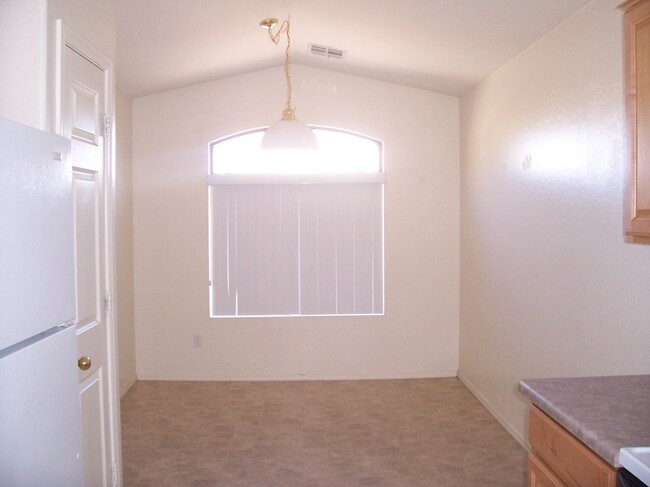 Building Photo - 3 Bed/2 Bath in Tolleson