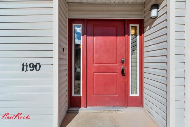 Building Photo - 1190 Pinecone Dr