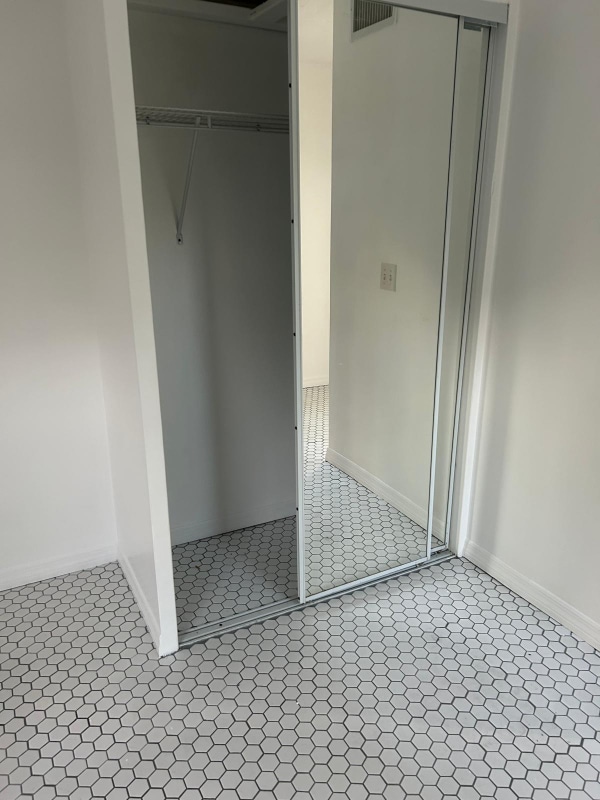 Building Photo - 1709 Furey Dr