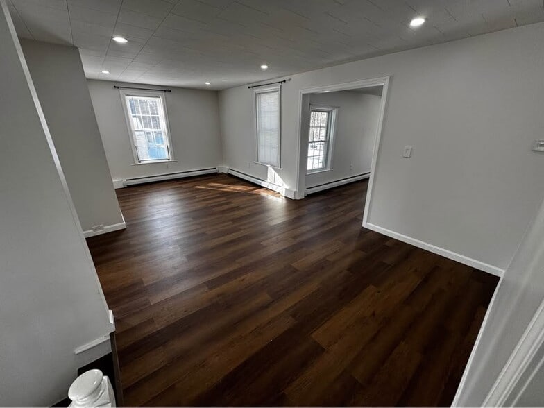 Building Photo - 169 Sewalls Falls Rd