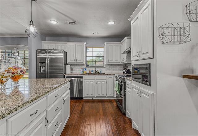 Building Photo - 1531 Pickwick Ln