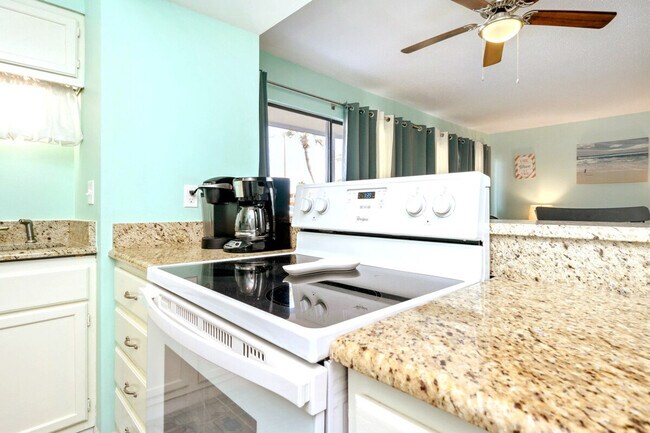 Building Photo - 4000 Gulf Terrace Dr