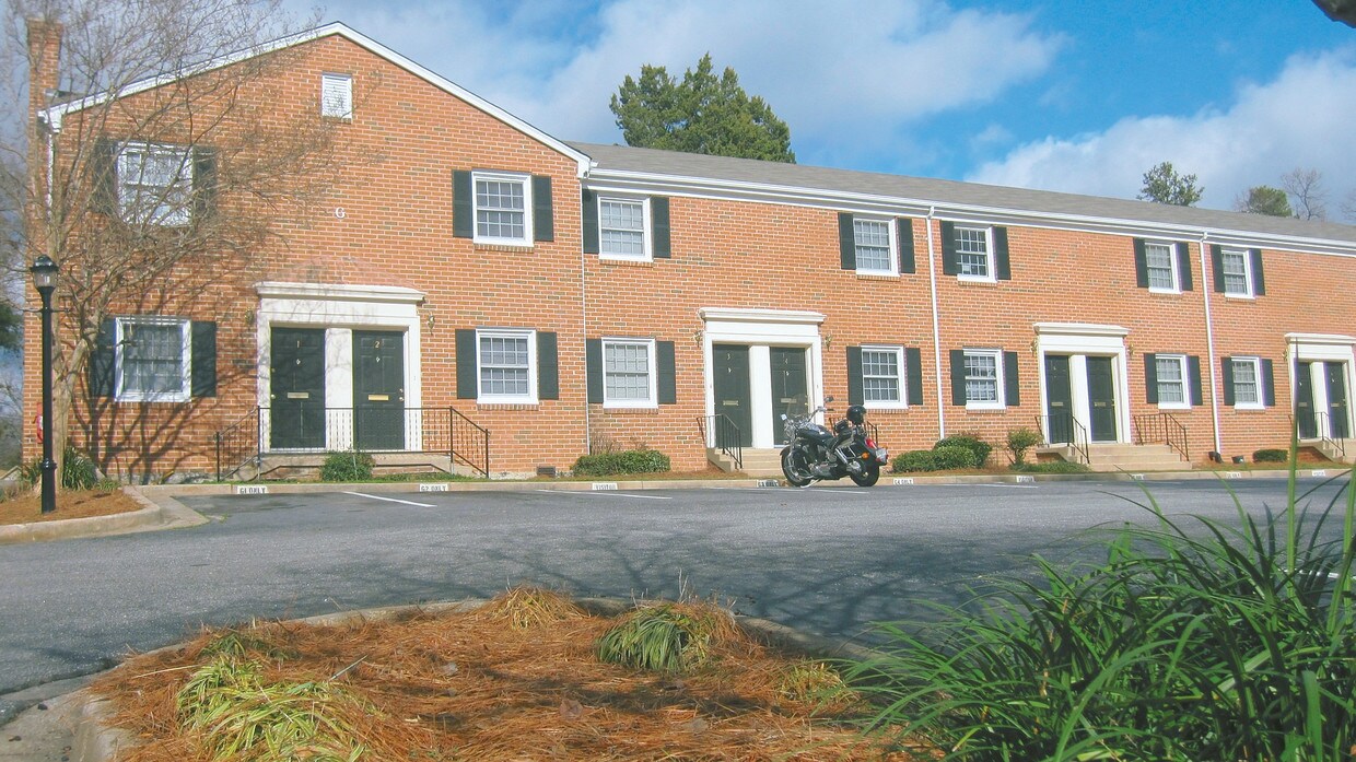 georgetown village apartments