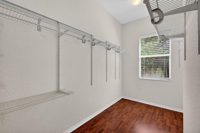 Building Photo - 4991 Bonsai Cir