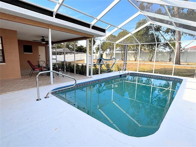 Building Photo - 1503 Overland Dr