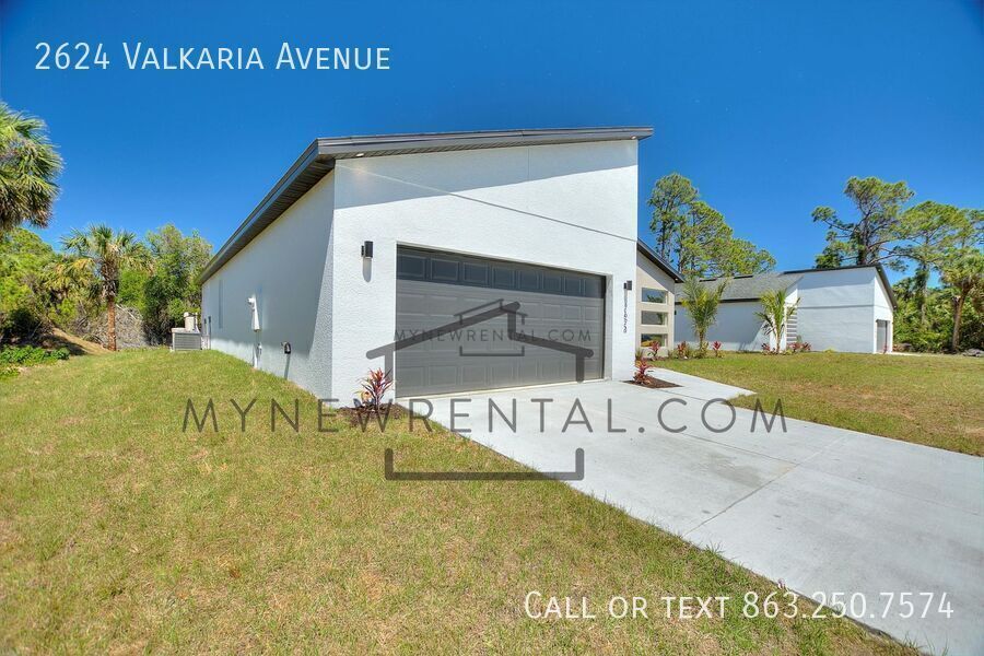 Building Photo - 2624 Valkaria Ave