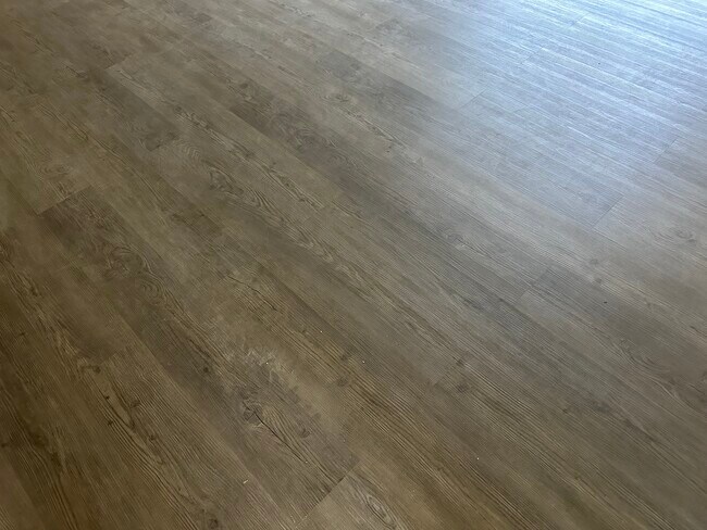 Building Photo - 6142 Lanshire Dr