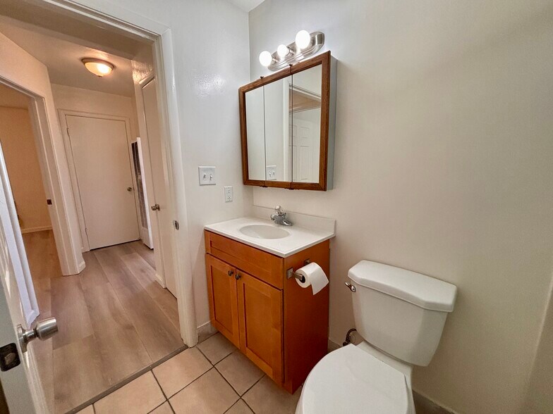 Building Photo - 8632 MacArthur Blvd