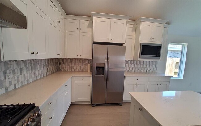 Building Photo - 6422 Seafoam Lake Dr