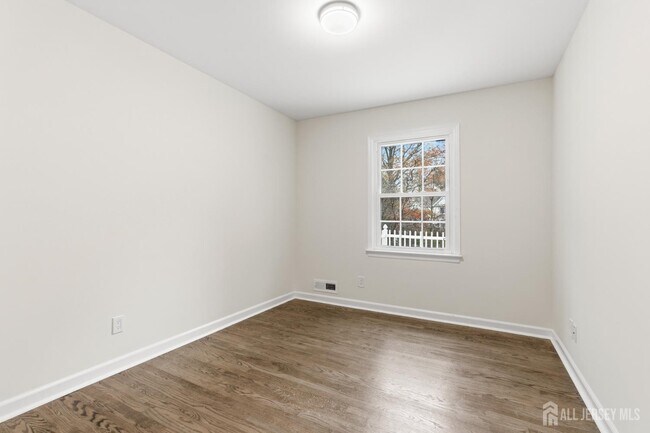 Building Photo - 28 Southfield Rd