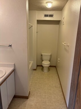 Building Photo - 2868 Coral Ct