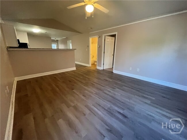 Building Photo - 547 Rustwood Dr