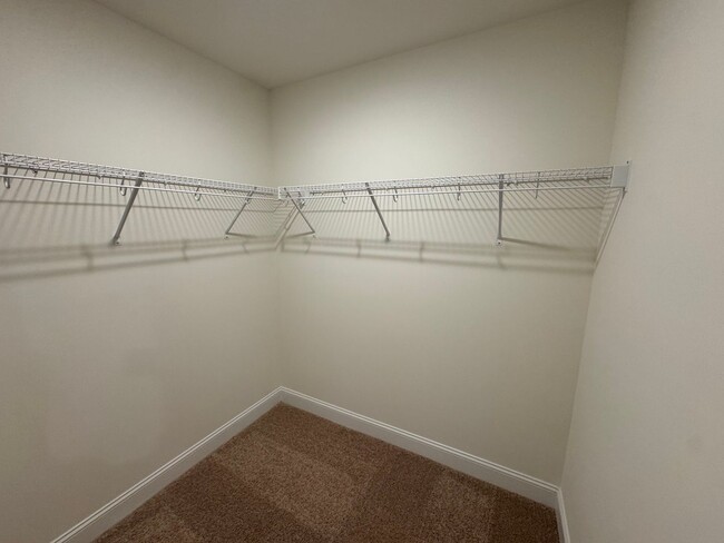 Building Photo - 3 Bedroom | 2.5 Bathroom Raleigh Townhome