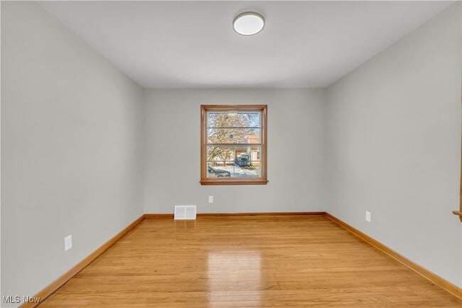 Building Photo - 20870 Wilmore Ave