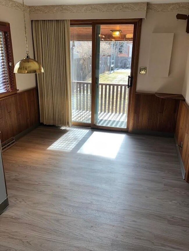 Building Photo - Beautiful 2 bed, 2 bath Old Town ranch one...