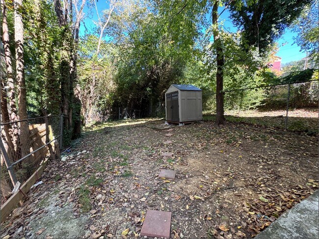 Building Photo - Charming 2 BR/1 BA Apartment in Washington...