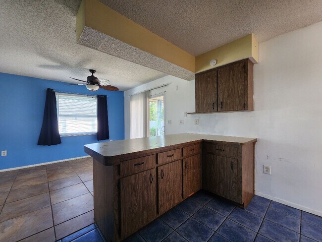 Building Photo - 1425 Hathaway Ave