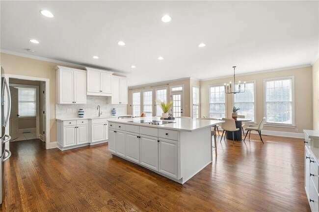 Building Photo - 870 Longstone Landing