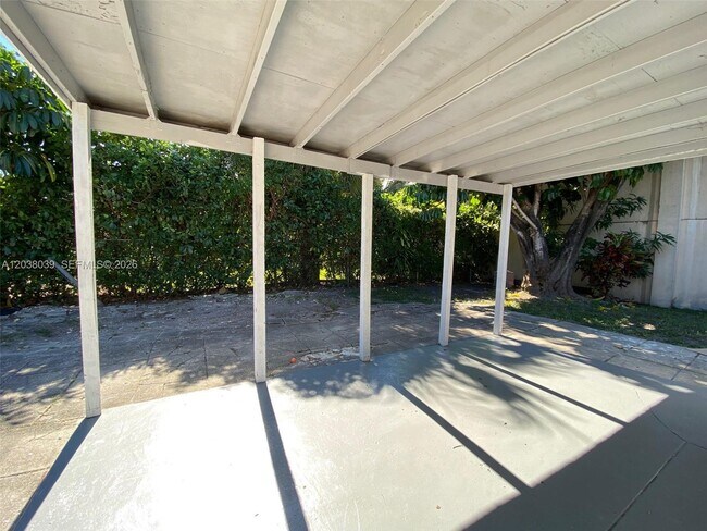 Building Photo - 600 NW 116th Terrace