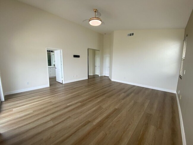 Building Photo - 3+ bd 2.5bth in The Summit of Ocean Hills