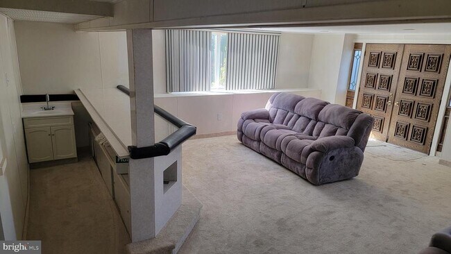 Building Photo - 8027 Narvon St