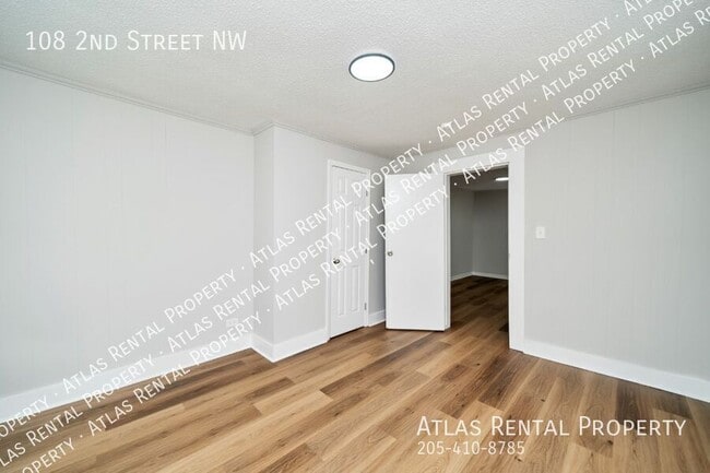 Building Photo - 108 2nd St NW