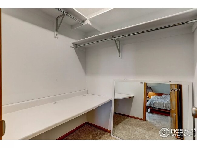 Building Photo - 4990 Meredith Way