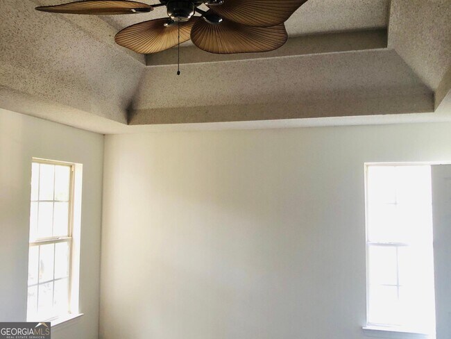 Building Photo - 6135 Crooked Creek Dr.