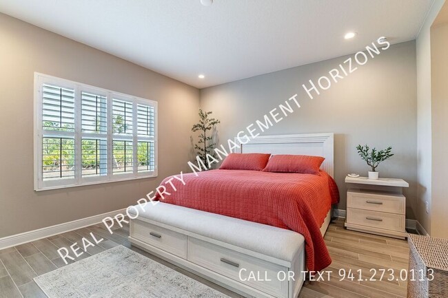 Building Photo - 2321 Blue Mahoe Ln