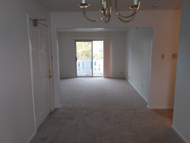 Building Photo - 8047 Pippin Rd