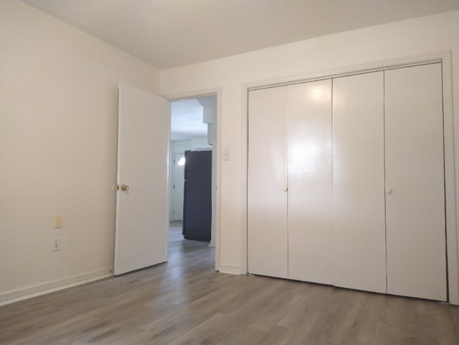 Building Photo - 6204 Mitchell Ave