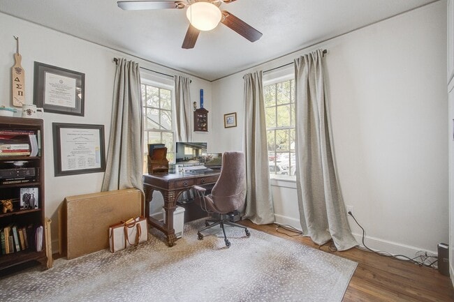 Building Photo - 4420 S Rhett Ave