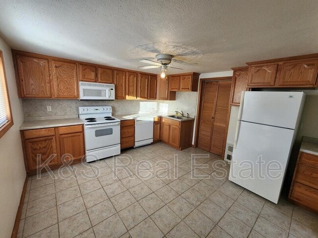 Building Photo - 1114 Schweitzer Road - 2