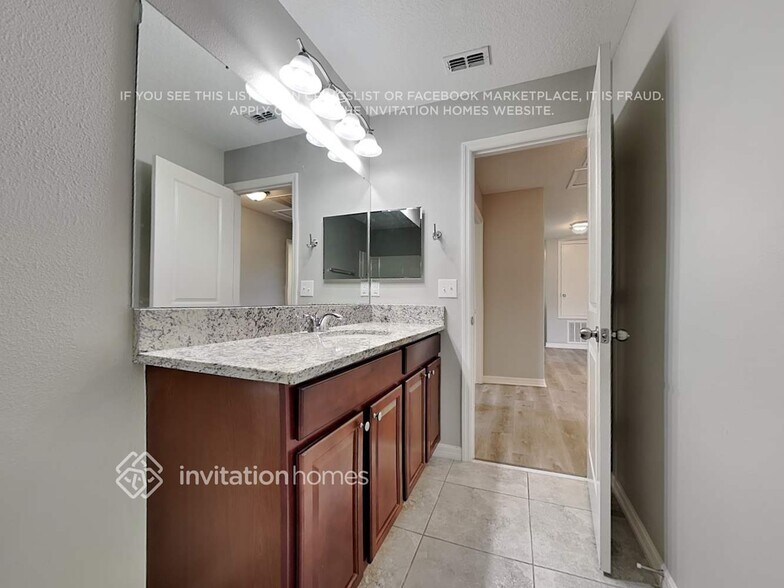 Building Photo - 205 English Heritage Pl