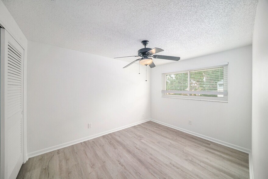 Building Photo - 4711 Travertine Dr