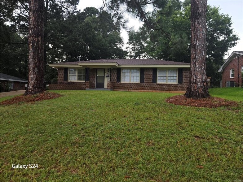 Building Photo - 3845 Bienville Rd