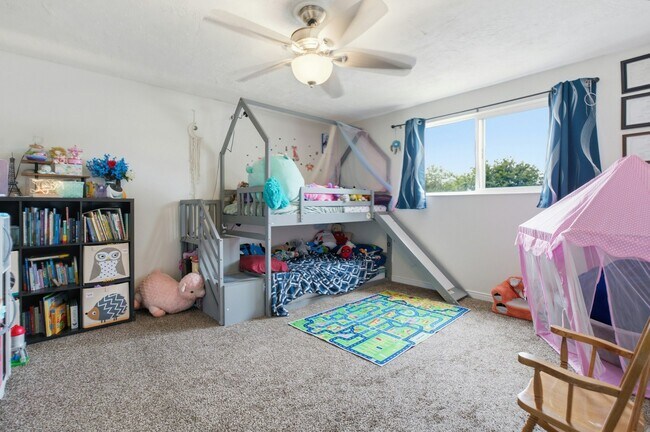 Building Photo - 913 S 1213 E