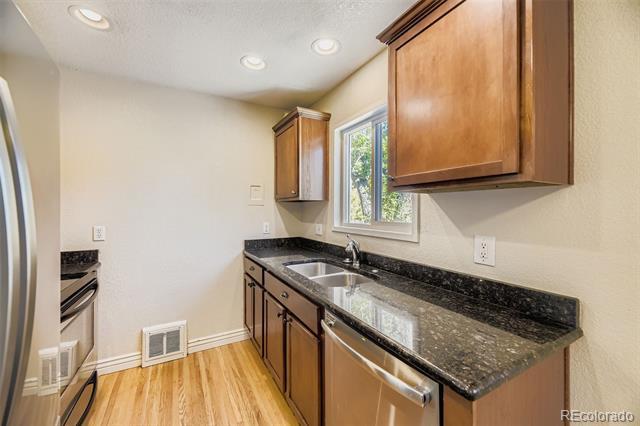 Building Photo - 1300 S Holly St