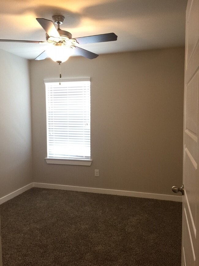 Building Photo - LUXURY 2 STORY DUPLEX LOCATED IN MIDLOTHIAN, TEXAS!