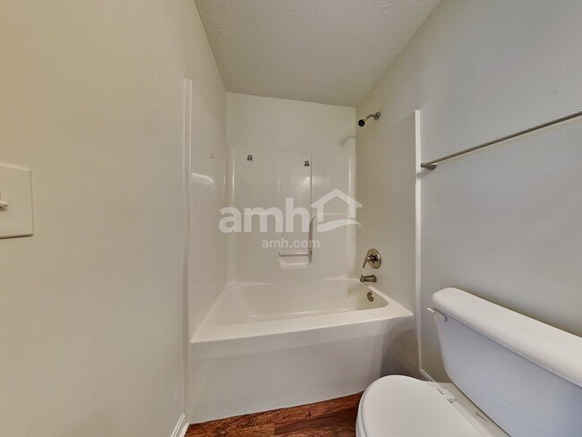 Building Photo - 2555 Samantha Dr