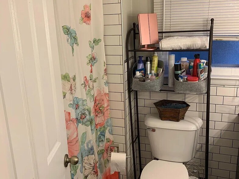 Building Photo - 519 Lawrence St