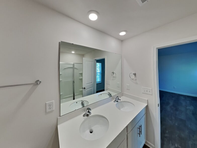 Building Photo - 2002 Ryker Davis Ln