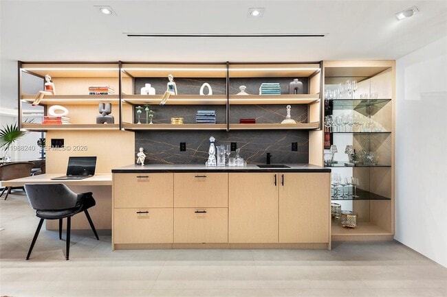 Building Photo - 2301 Collins Ave