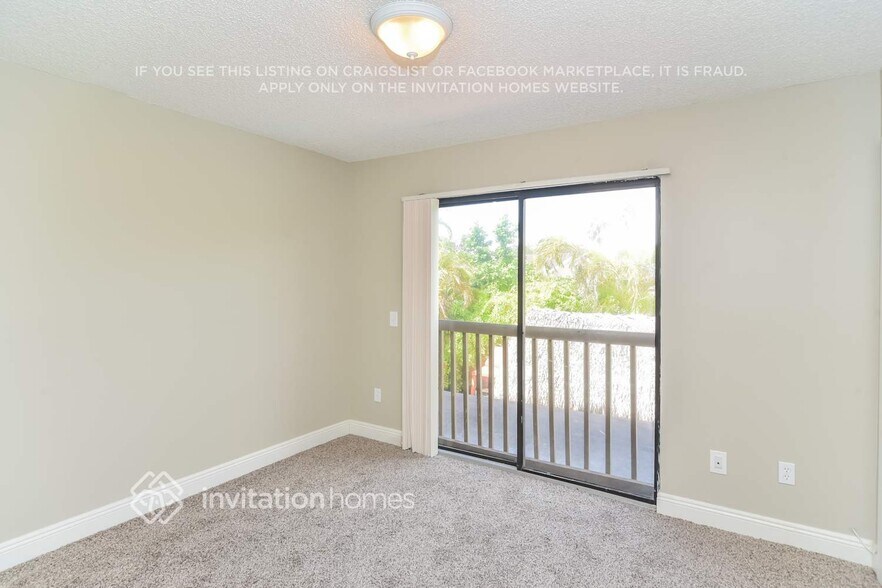 Building Photo - 5436 SW 148th Pl