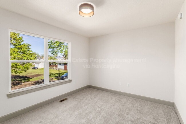 Building Photo - 72 Hayden Ave