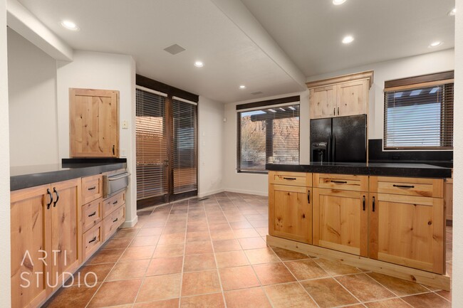 Building Photo - Beautiful Home in Kayenta