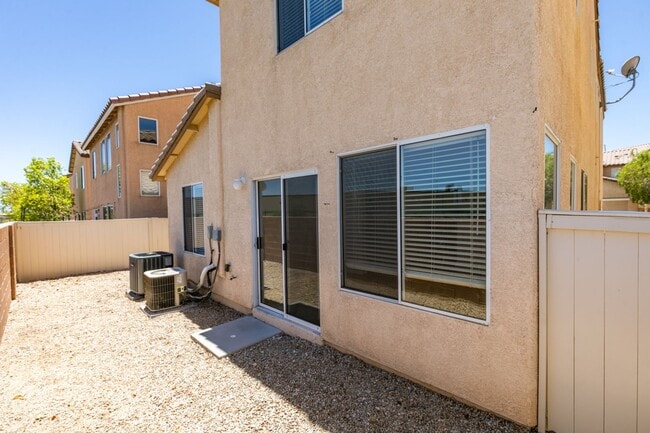 Building Photo - Bright & Spacious Home with Open Layout and Prime Location