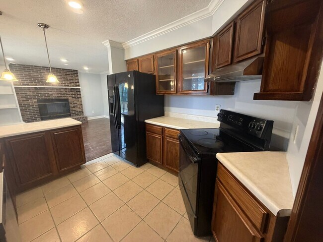 Building Photo - Unique 3BR/2.5BA Southwest Columbia Rental – Near Rock Bridge High!